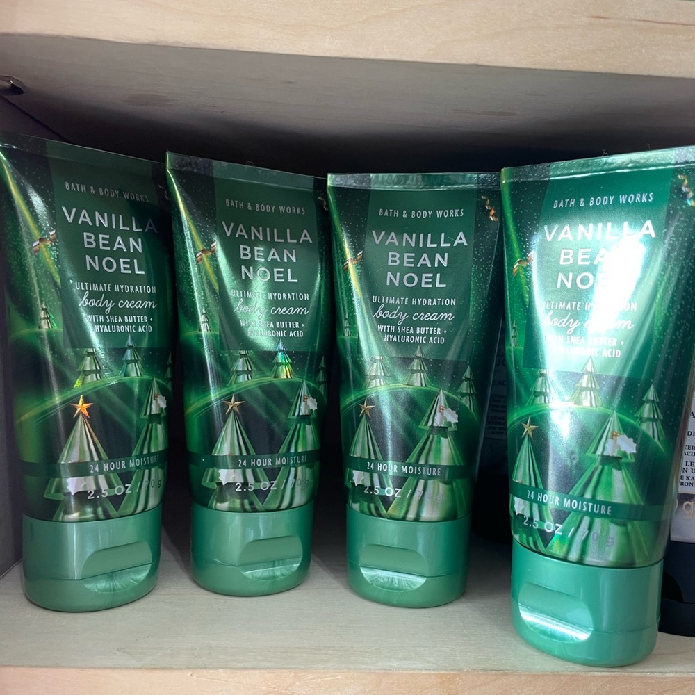 4 Bath & Body Works Vanilla Bean Noel Body Cream - Green Packaging